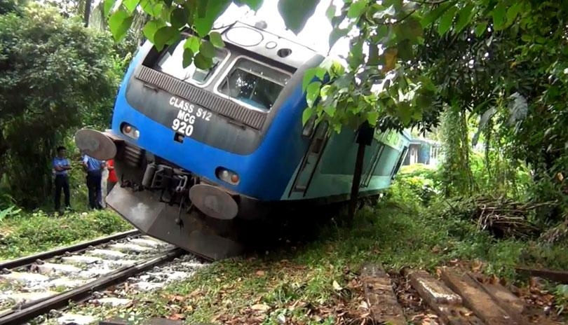 Train derailed near Kosgama station