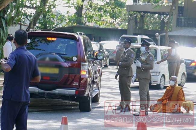 Balangoda Kassapa Thero arrested during Satyagraha