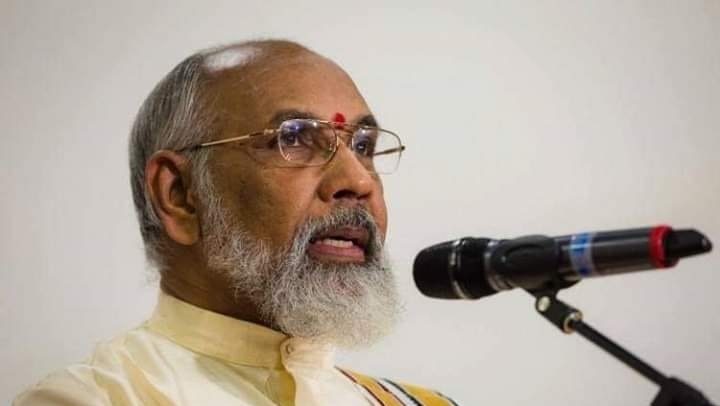 Sri Lanka reconciliation: Vigneswaran backs president, wants monks not to interfere